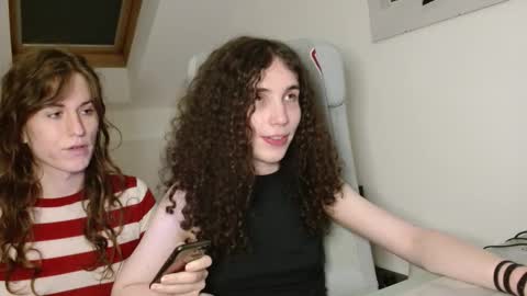 TSBubbles online show from November 2, 2025, 9:06 pm