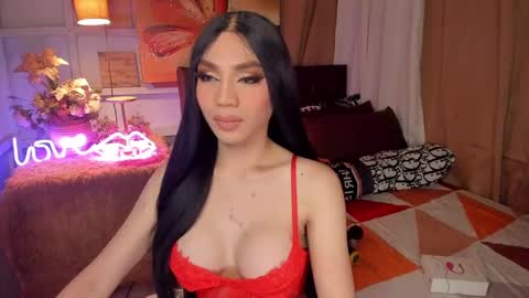 Queen Selena online show from January 4, 2025, 4:01 am