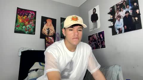 tuenkim_ online show from December 23, 2024, 5:06 am