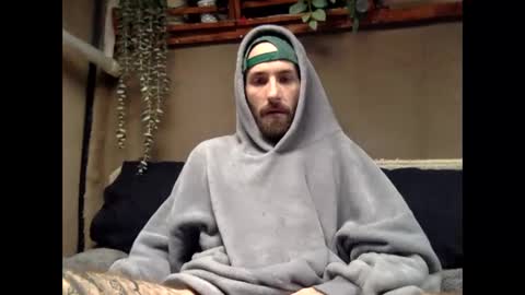 Tuhands online show from February 3, 2025, 1:19 pm