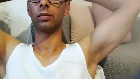 Snapshot of tunisiensexyguy chatting on April 21, 2026, 5:28 pm TunisienSexyGuy online show from April 21, 2026, 5:28 pm