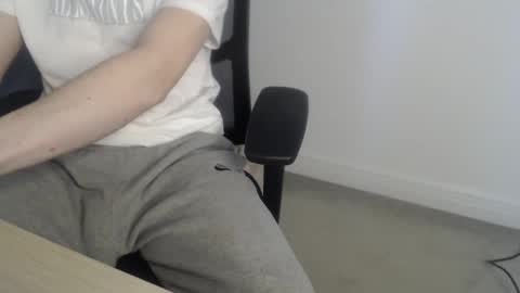 Snapshot of turnxyouon chatting on February 18, 2025, 9:43 am Ollie J online show from February 18, 2025, 9:43 am