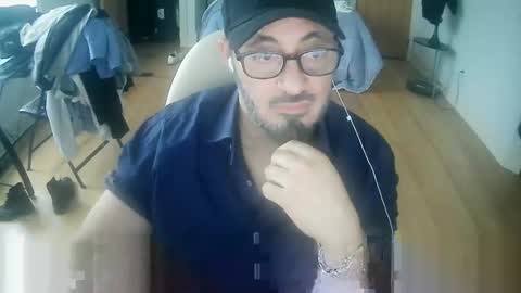 tuscan_taurus online show from November 10, 2025, 5:01 pm