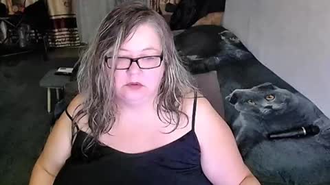 Lana online show from March 1, 2026, 9:28 pm