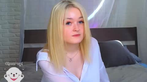 Snapshot of twinklefluff chatting on March 7, 2025, 10:35 am twinklefluff online show from March 7, 2025, 10:35 am