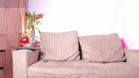 twinksboys_23 online show from November 8, 2025, 1:11 pm