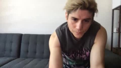 Derrick online show from October 19, 2025, 4:51 pm