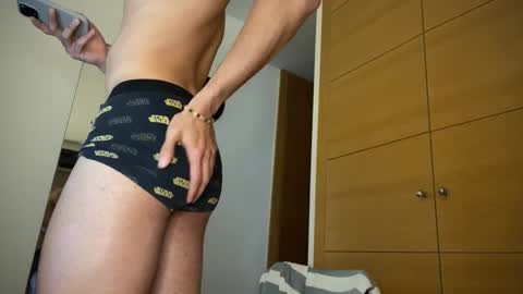 twinksweetlovehot online show from December 4, 2024, 7:45 pm