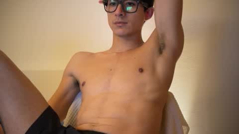 twinksweetlovehot online show from January 24, 2025, 6:35 pm