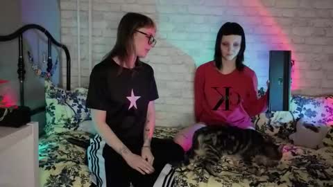 Sin and Skin online show from February 25, 2026, 10:19 pm