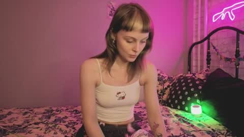 Sin and Skin online show from April 4, 2026, 6:16 pm