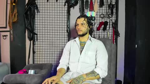 Clio  Tadeo online show from March 9, 2025, 8:42 pm