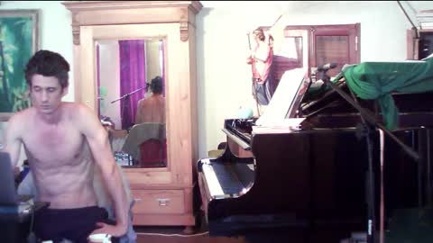 Snapshot of twoforallprivate chatting on February 1, 2025, 7:34 pm TobeBritta online show from February 1, 2025, 7:34 pm