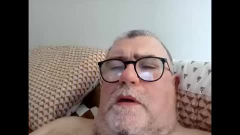 twohats2810 online show from February 28, 2026, 3:46 pm