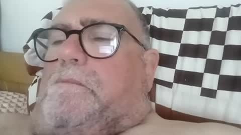 Snapshot of twohats2810 chatting on June 17, 2026, 5:03 pm twohats2810 online show from June 17, 2026, 5:03 pm