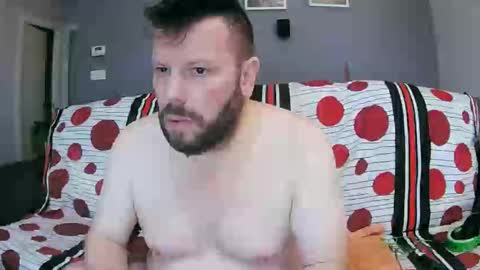 Snapshot of txan9876 chatting on November 6, 2025, 8:15 am Txan Chan online show from November 6, 2025, 8:15 am