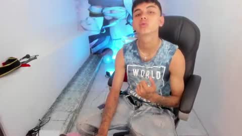 Snapshot of tyger_boy chatting on June 13, 2026, 4:54 am Tyger Boy online show from June 13, 2026, 4:54 am