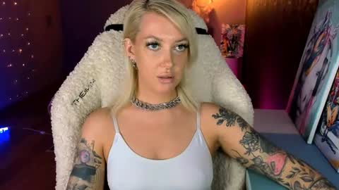 Snapshot of tykioty_miley chatting on July 25, 2026, 12:25 pm Miley online show from July 25, 2026, 12:25 pm
