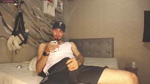 Snapshot of tyl3r_coop3r chatting on June 17, 2026, 11:27 pm tyl3r_coop3r online show from June 17, 2026, 11:27 pm