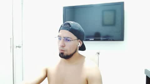 tyler_frank online show from June 11, 2026, 2:11 am