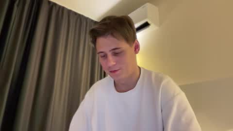 tyler_garrner online show from October 25, 2025, 2:46 pm