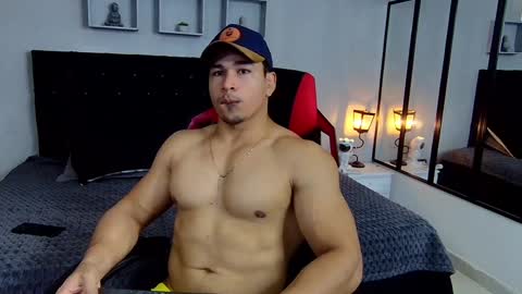 tyler_hank1 online show from December 18, 2024, 2:49 pm