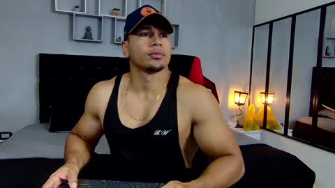 tyler_hank1 online show from January 7, 2025, 11:16 am