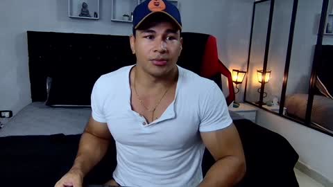 tyler_hank1 online show from January 26, 2025, 11:08 pm