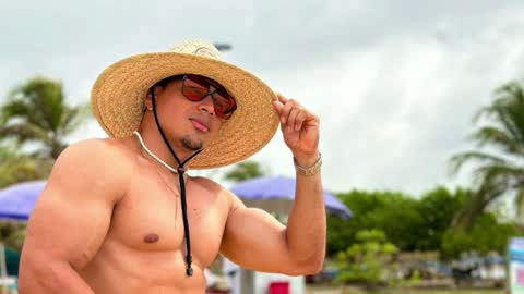 tyler_hank1 online show from February 5, 2025, 3:09 pm