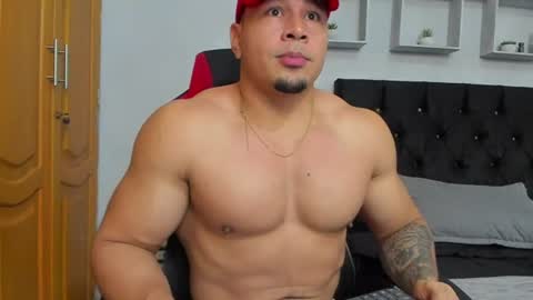 tyler_hank1 online show from July 12, 2026, 1:18 am