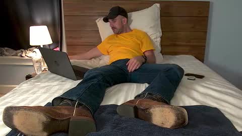 TylerLogan813 online show from September 13, 2025, 5:18 am