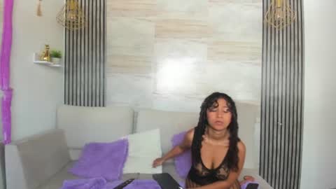 Snapshot of tyra_pettite chatting on June 17, 2026, 7:15 pm tyra_pettite online show from June 17, 2026, 7:15 pm
