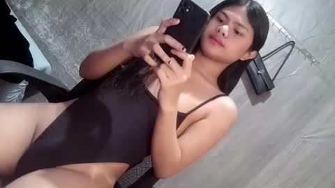 Snapshot of tyradine chatting on September 8, 2025, 5:23 pm tyradine3 online show from September 8, 2025, 5:23 pm