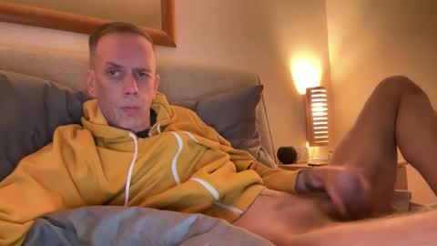 Snapshot of tyronev70 chatting on November 3, 2025, 2:29 pm Ty online show from November 3, 2025, 2:29 pm