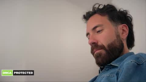 Snapshot of uasabi91 chatting on April 10, 2026, 1:05 pm beard123 online show from April 10, 2026, 1:05 pm