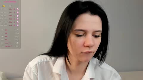 Lili online show from February 19, 2025, 8:41 pm