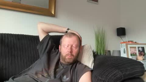 Snapshot of ukmatty3 chatting on June 12, 2026, 8:19 pm ukmatty3 online show from June 12, 2026, 8:19 pm