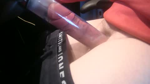 Snapshot of ukpumper chatting on January 27, 2025, 2:13 pm ukpumper online show from January 27, 2025, 2:13 pm