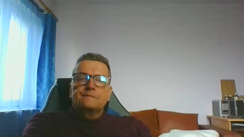 ulmeni4 online show from December 2, 2024, 10:18 am