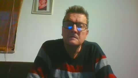 ulmeni4 online show from January 3, 2025, 3:44 pm