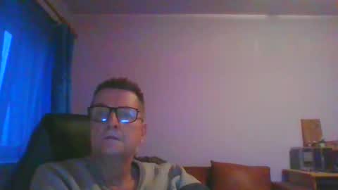 ulmeni4 online show from January 23, 2025, 3:22 pm