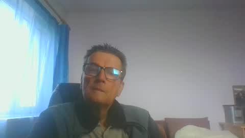 ulmeni4 online show from October 26, 2025, 7:58 am