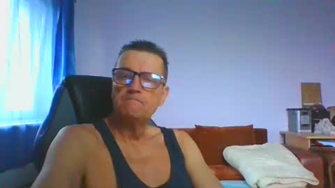 ulmeni4 online show from December 14, 2025, 7:58 am