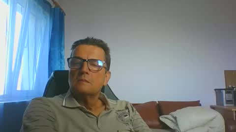 ulmeni7 online show from October 19, 2025, 9:10 am
