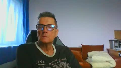 ulmeni7 online show from June 1, 2026, 2:41 pm