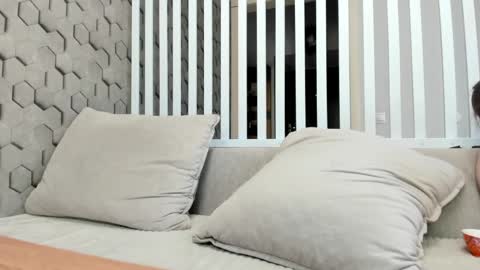 Melena online show from April 15, 2026, 3:02 am