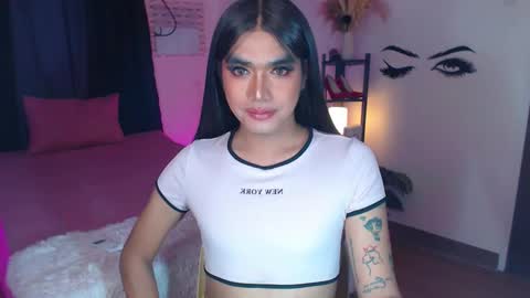 Snapshot of ultimatesexytrans chatting on February 1, 2025, 9:19 pm Alex online show from February 1, 2025, 9:19 pm