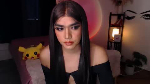 Snapshot of ultimatesexytrans chatting on February 19, 2025, 10:53 pm Alex online show from February 19, 2025, 10:53 pm