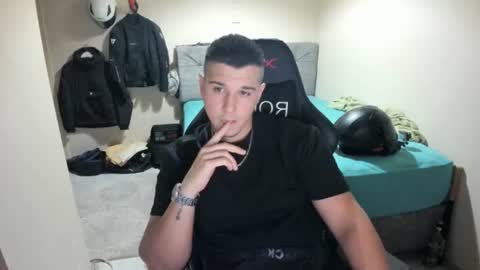 Snapshot of ulxer chatting on July 17, 2026, 7:08 pm hi im mike tyson - online show from July 17, 2026, 7:08 pm