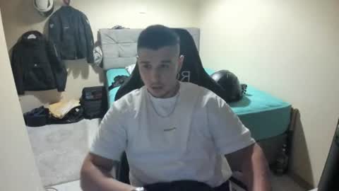 Snapshot of ulxer chatting on July 25, 2026, 7:44 pm hi im mike tyson - online show from July 25, 2026, 7:44 pm